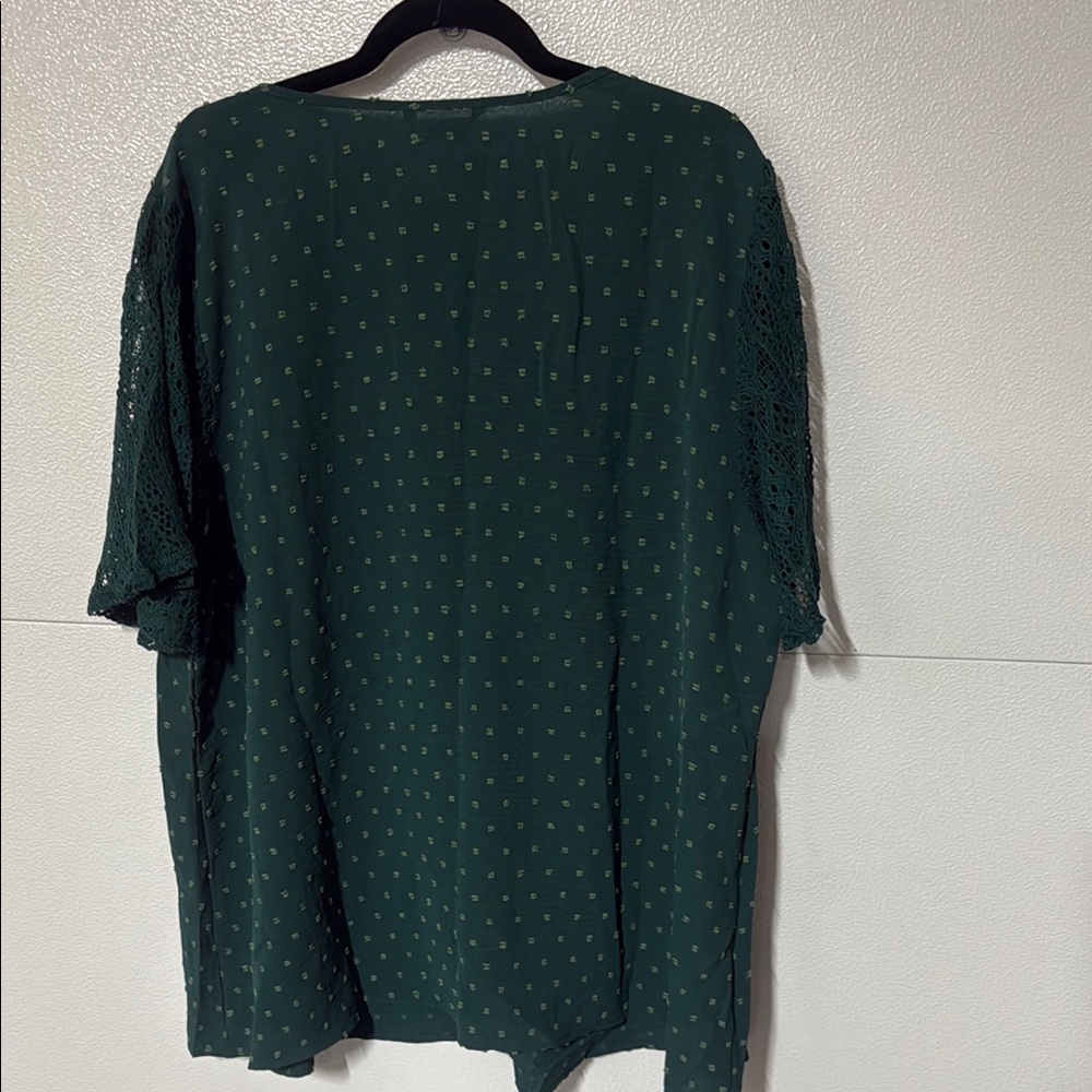 BloomChic Relaxed Green Ruffled Blouse - Picture 4 of 7